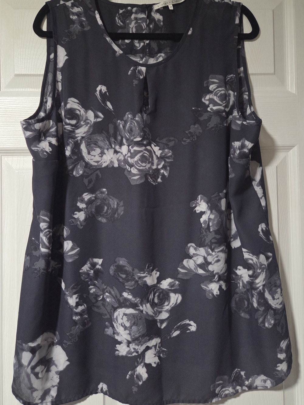 Violet & Claire Grey-ish/Purple and White Floral Sleeveless Tank